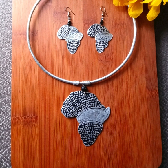 No Brand Jewelry - 2PC Beautiful Metal African Choker & Earrings S